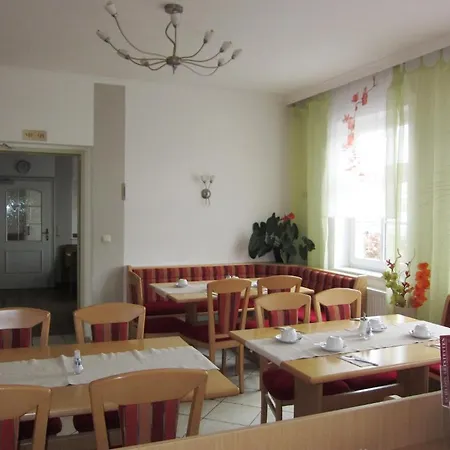 伊丽莎白膳食公寓 3*