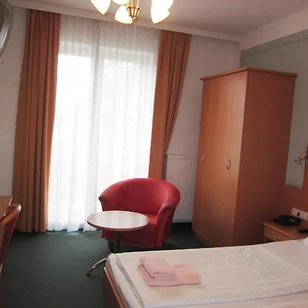 伊丽莎白膳食公寓